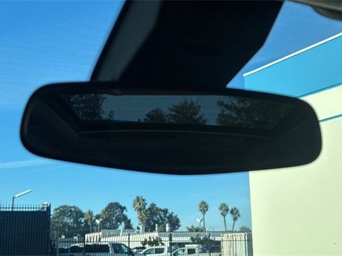 Used 2020 Chevrolet Equinox LT image 25