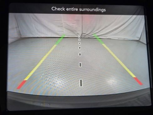 Used 2019 Jeep Cherokee Limited image 5