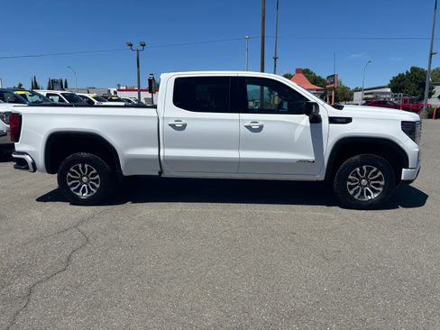 Used 2023 GMC Sierra 1500 AT4 image 4