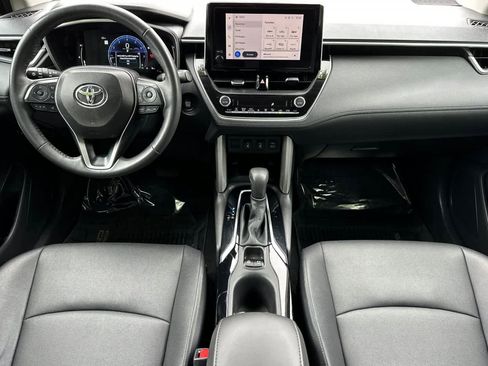 Used 2024 Toyota Corolla Cross XLE w/ Convenience Package AWD/4WD image 3