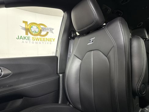 New 2026 Chrysler Pacifica Select w/ S Appearance Package image 25