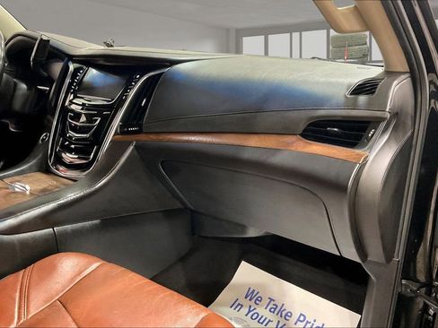 Used 2015 Cadillac Escalade ESV Premium image 17
