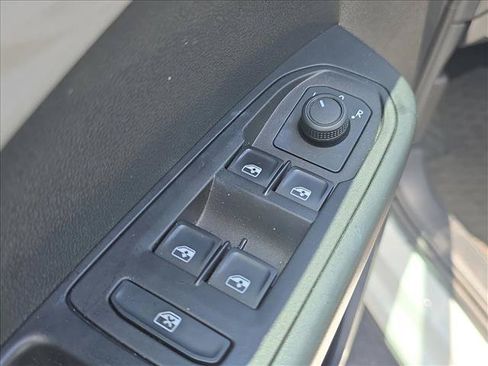 Used 2022 Volkswagen Taos S FWD image 8