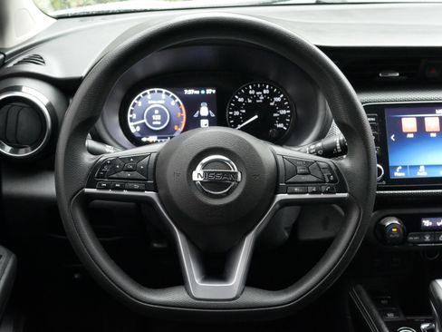 Used 2021 Nissan Kicks SV w/ Exterior Package image 5