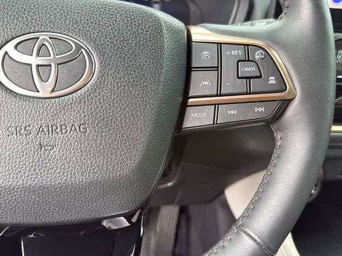 Used 2025 Toyota Grand Highlander AWD Hybrid image 15