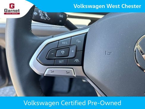 Certified 2025 Volkswagen Jetta SEL FWD image 38