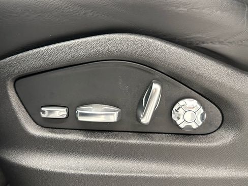 Used 2021 Porsche Cayenne AWD/4WD image 12