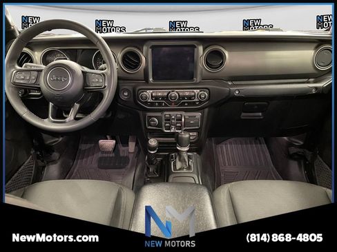 Used 2023 Jeep Gladiator Sport AWD/4WD image 10