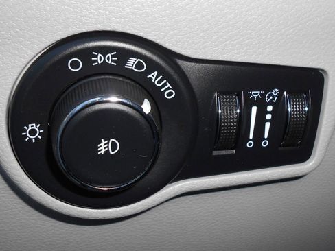 Certified 2022 Jeep Compass Limited image 14