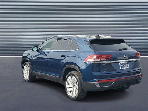 Used 2022 Volkswagen Atlas Cross Sport SE image 4