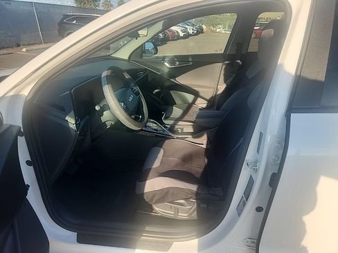Certified 2024 Kia Niro LX FWD image 19
