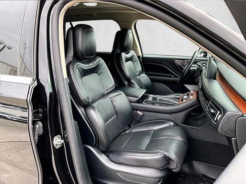 Used 2020 Lincoln Aviator Reserve w/ Equipment Group 201A image 9