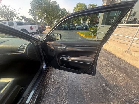 Used 2018 Chrysler 300 Touring w/ Sport Appearance Package RWD image 17