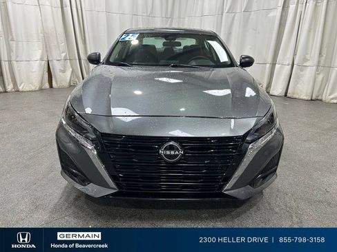 Used 2025 Nissan Altima 2.5 SV FWD image 3