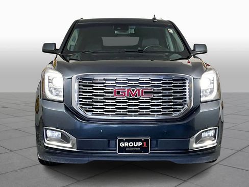 Used 2020 GMC Yukon Denali w/ Denali Premium Package image 3
