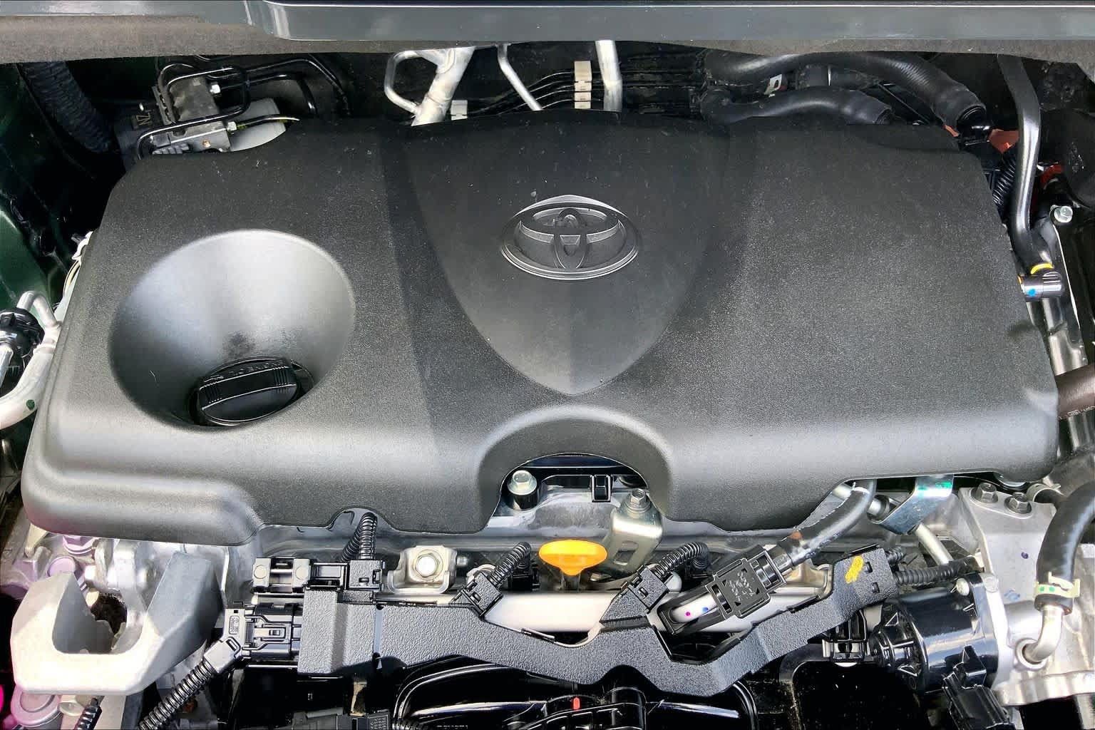 Used 2024 Toyota Sienna Limited FWD image 32