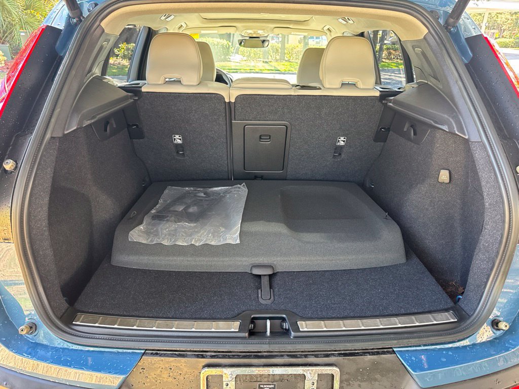 Used 2024 Volvo XC40 B5 Plus w/ Climate Package AWD/4WD image 16