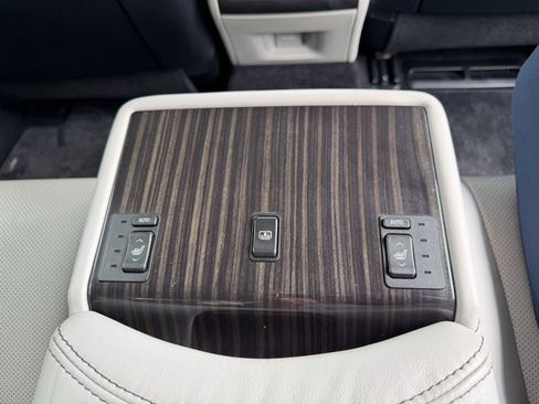 Used 2016 Lexus LS 460 AWD w/ Comfort Package image 17