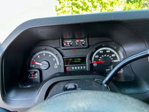 Used 2014 Ford E-250 and Econoline 250 w/ Power Group RWD image 12