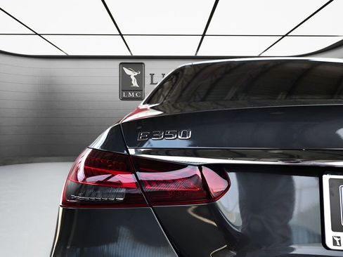 Used 2022 Mercedes-Benz E 350 4MATIC Sedan w/ Driver Assistance Package image 19