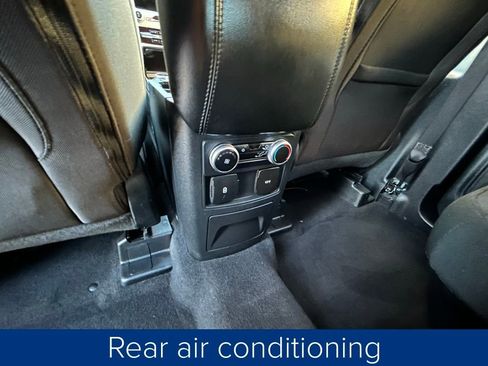 Used 2022 Ford Explorer XLT image 21