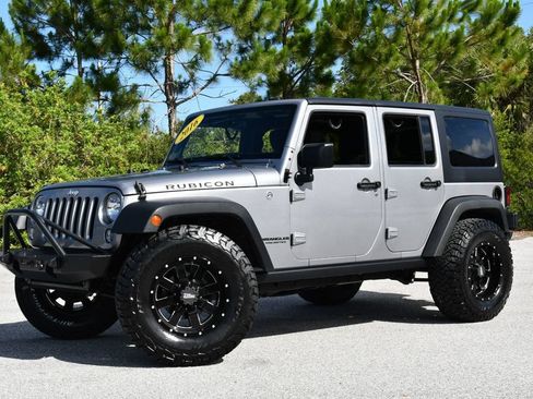 Used 2016 Jeep Wrangler Unlimited Rubicon w/ Connectivity Group AWD/4WD image 21