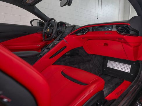 Certified 2022 Ferrari Roma Base image 15