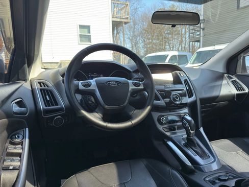 Used 2014 Ford Focus Titanium FWD image 31