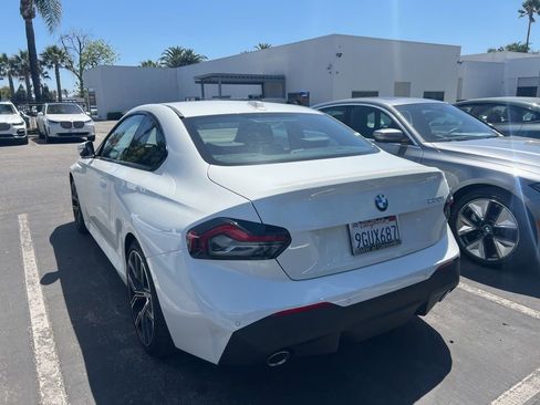 Used 2023 BMW 230i Coupe w/ Convenience Package RWD image 2