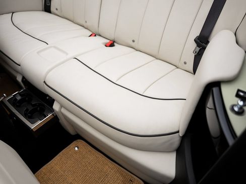 Used 2013 Rolls-Royce Phantom Drophead Coupe RWD image 69