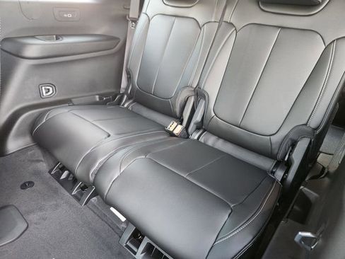 New 2025 Jeep Grand Cherokee L Limited w/ Black Appearance Package image 22