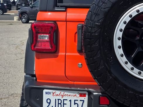 Used 2018 Jeep Wrangler Unlimited Sport S AWD/4WD image 8
