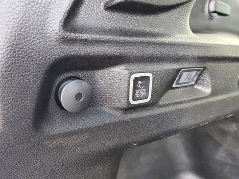 Used 2023 Jeep Grand Cherokee L Limited w/ Black Appearance Package image 30