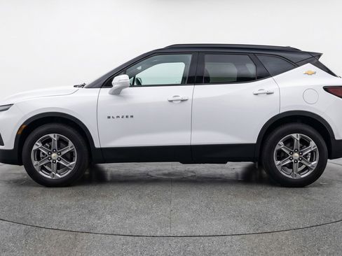 Used 2025 Chevrolet Blazer LT FWD image 5