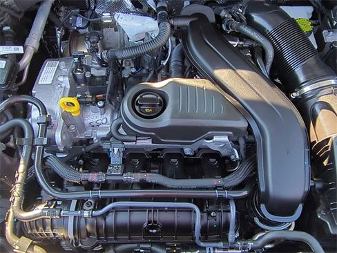 Used 2025 Volkswagen Taos SEL image 23