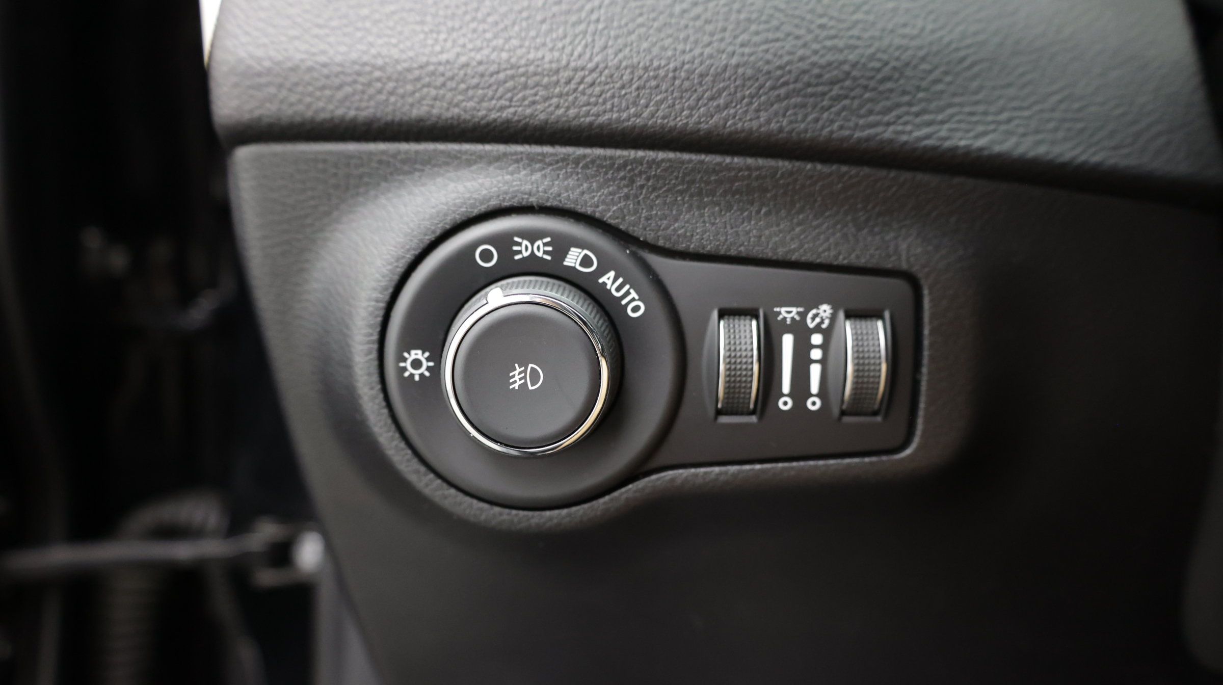 Used 2020 Jeep Compass Limited FWD image 18