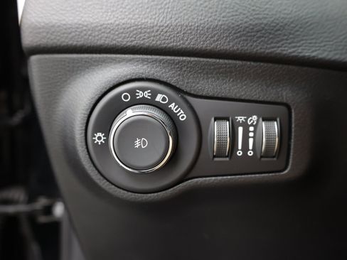 Used 2020 Jeep Compass Limited FWD image 18