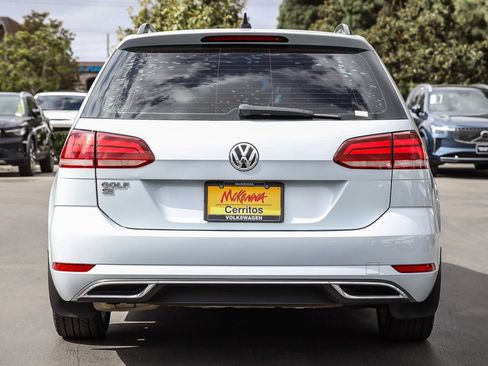 Used 2019 Volkswagen Golf SE image 10