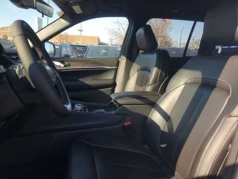 New 2025 Jeep Grand Cherokee Limited image 10