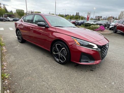 Used 2025 Nissan Altima 2.5 SR AWD/4WD image 4