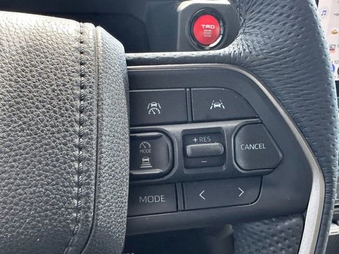 Used 2025 Toyota Tacoma TRD Sport AWD/4WD image 30