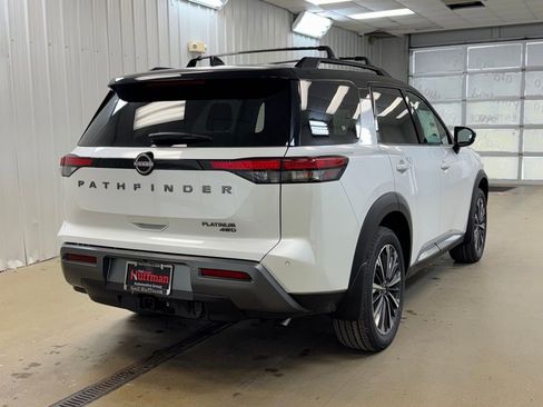 New 2026 Nissan Pathfinder Platinum image 5
