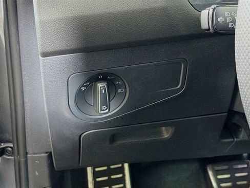 Used 2022 Volkswagen Tiguan SEL R-Line image 11