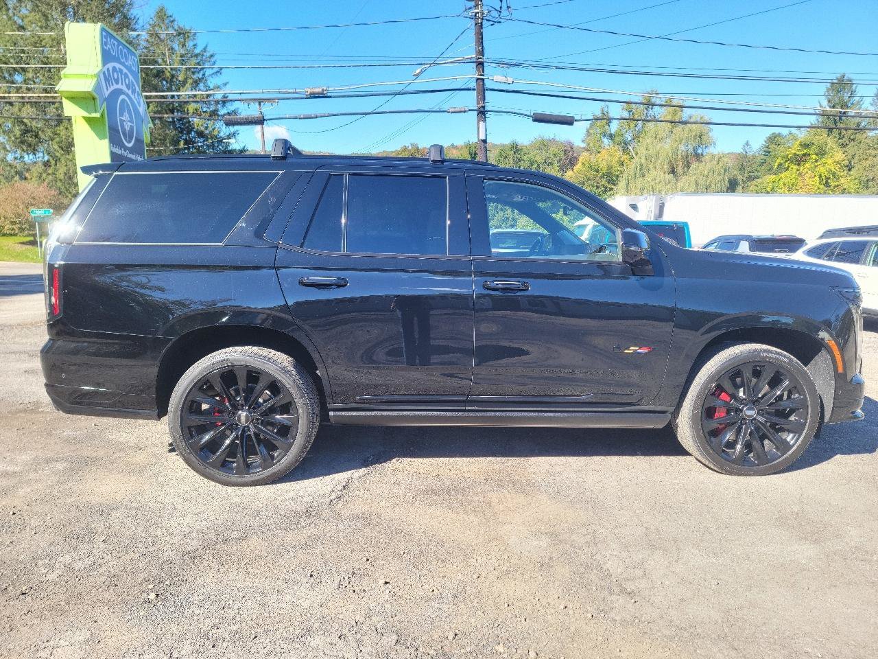 Used 2025 Cadillac Escalade V AWD/4WD image 8