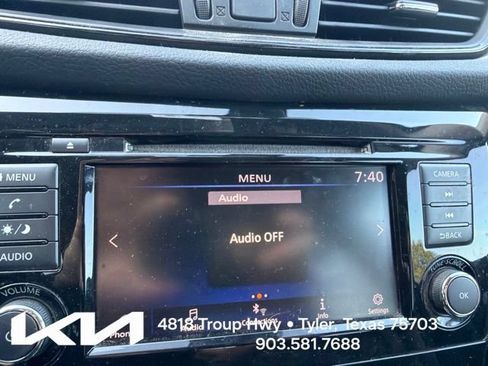 Used 2019 Nissan Rogue S w/ Special Edition Package FWD image 18