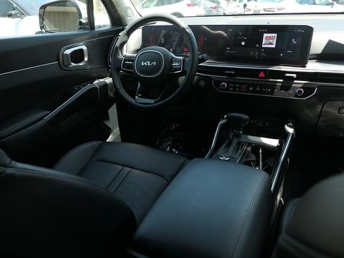 Used 2025 Kia Sorento S FWD image 27