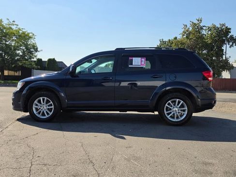 Used 2018 Dodge Journey SXT w/ Connectivity Group AWD/4WD image 2