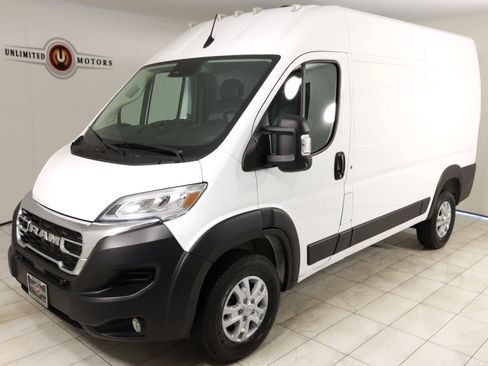 Used 2024 RAM ProMaster 2500 FWD image 5