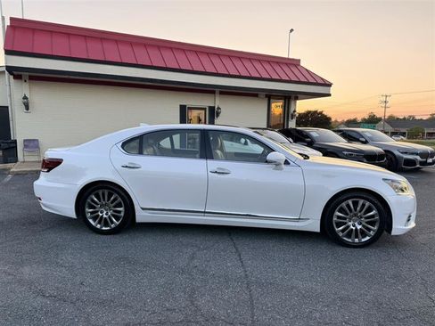 Used 2015 Lexus LS 460 L RWD image 4