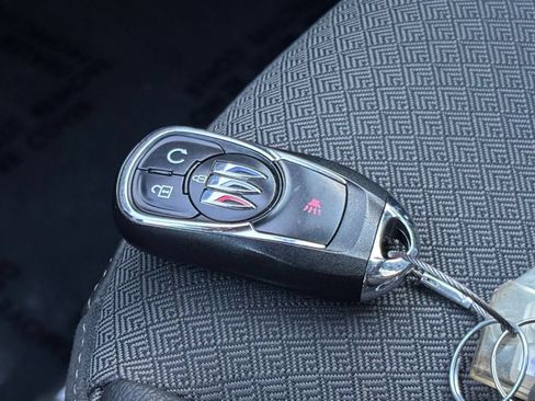 Used 2025 Buick Encore GX Preferred AWD/4WD image 21